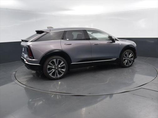2025 Cadillac OPTIQ Luxury 2 AWD