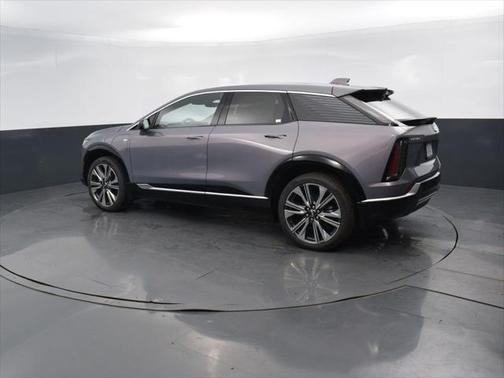 2025 Cadillac OPTIQ Luxury 2 AWD