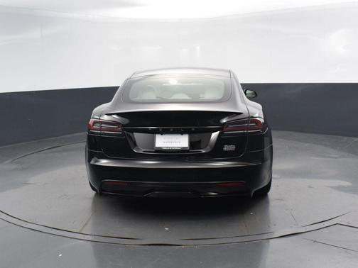 2023 Tesla Model S Plaid