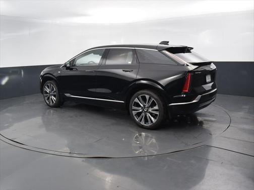 2025 Cadillac OPTIQ Luxury 2 AWD