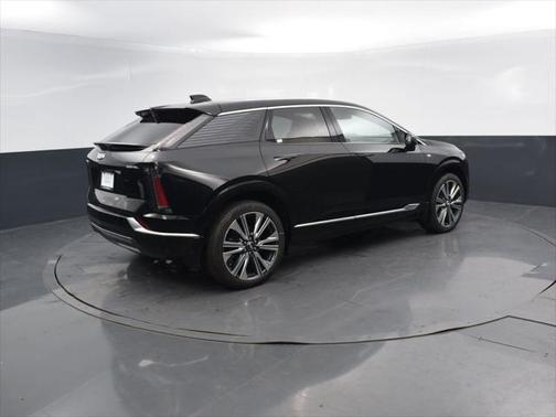 2025 Cadillac OPTIQ Luxury 2 AWD