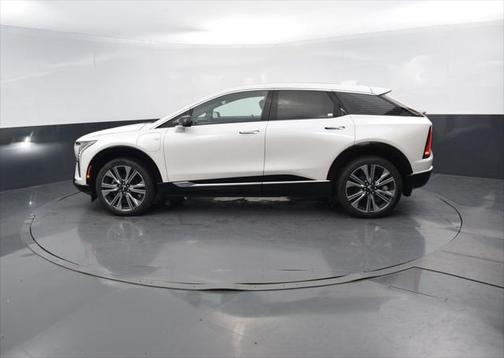 2025 Cadillac OPTIQ Luxury 2 AWD