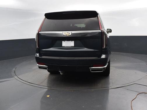 2022 Cadillac Escalade ESV Premium Luxury