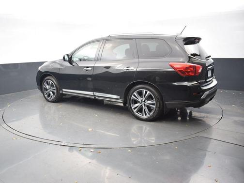 2017 Nissan Pathfinder Platinum