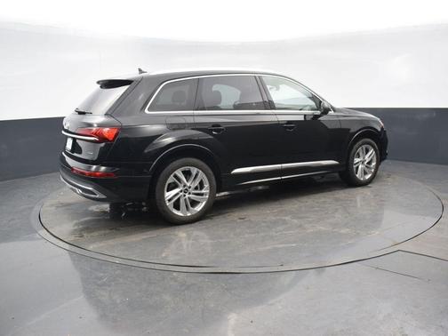 2022 Audi Q7 55 Premium Plus