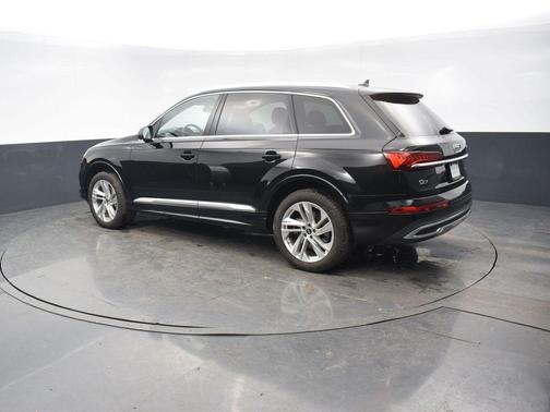 2022 Audi Q7 55 Premium Plus
