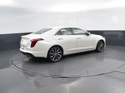2022 Cadillac CT4 Premium Luxury