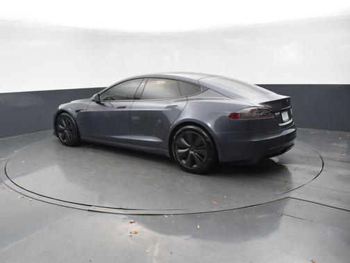 2022 Tesla Model S Base