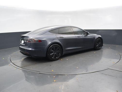 2022 Tesla Model S Base