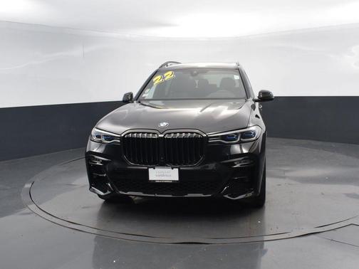 2022 BMW X7 M50i