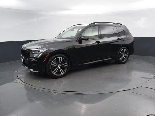 2022 BMW X7 M50i
