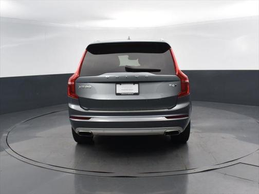 2020 Volvo XC90 T6 Momentum