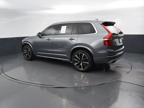 2020 Volvo XC90 T6 Momentum