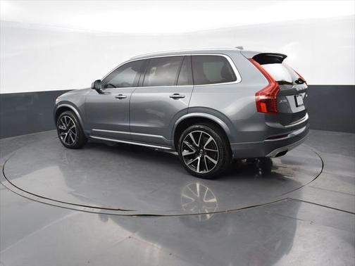 2020 Volvo XC90 T6 Momentum