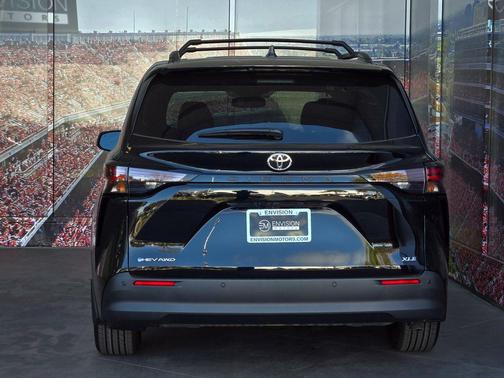 Midnight Black Metallic 2026 Toyota Sienna XLE
