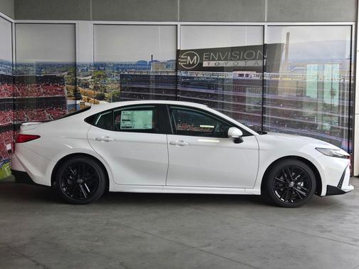 Ice Cap 2026 Toyota Camry SE