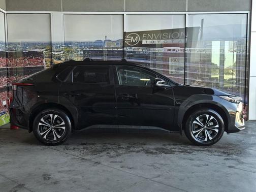 2025 Toyota bZ4X XLE