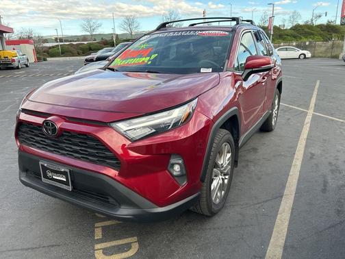 2023 Toyota RAV4 XLE Premium