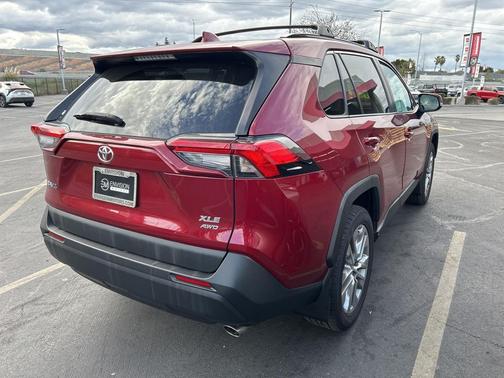 2023 Toyota RAV4 XLE Premium