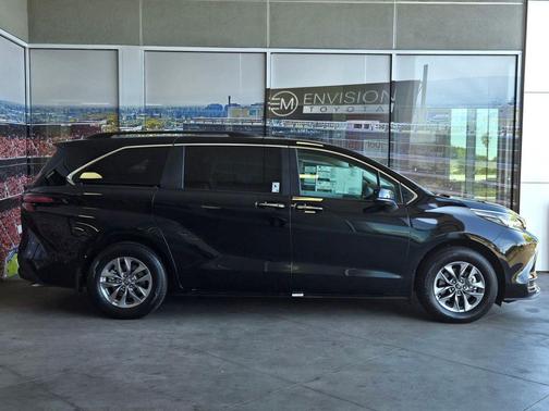 Midnight Black Metallic 2026 Toyota Sienna XLE