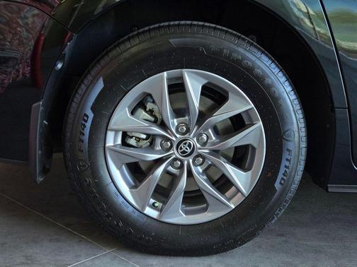 Midnight Black Metallic 2026 Toyota Sienna XLE