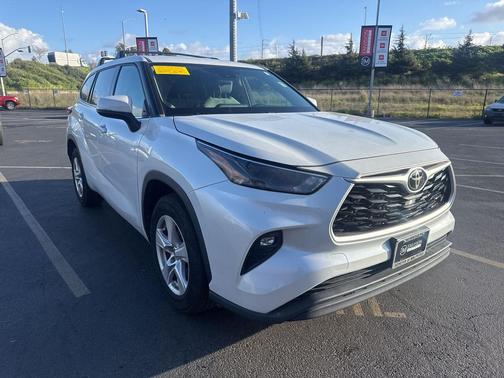 2022 Toyota Highlander LE