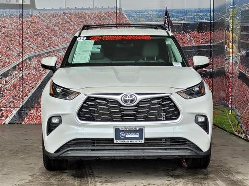 2022 Toyota Highlander LE