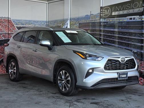 2024 Toyota Highlander XLE