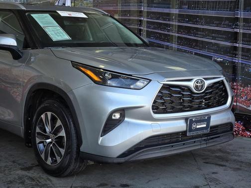 2024 Toyota Highlander XLE