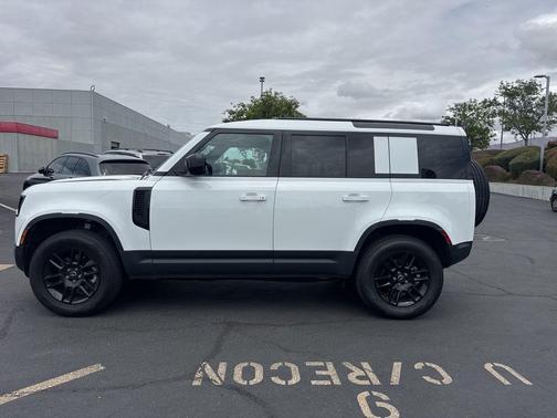 Fuji White 2025 Land Rover Defender 110 P300
