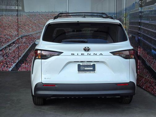 Ice Cap 2026 Toyota Sienna LE