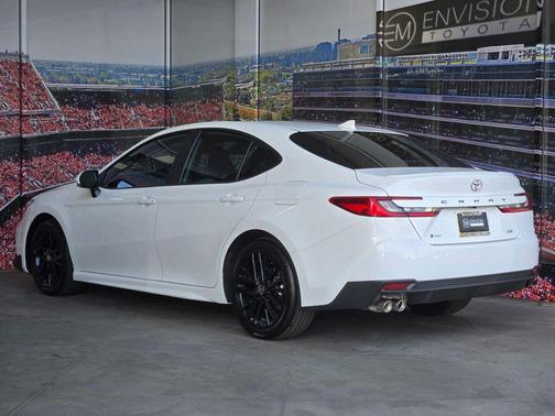 Ice Cap 2026 Toyota Camry SE