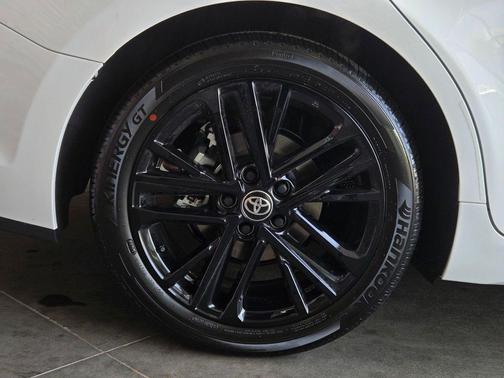 Ice Cap 2026 Toyota Camry SE