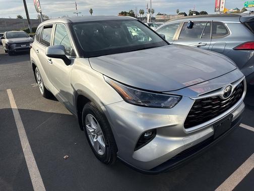 2024 Toyota Highlander LE