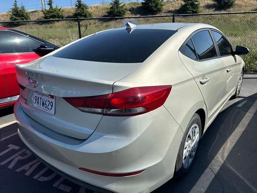 Mineral Beige 2018 Hyundai ELANTRA SE