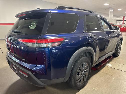 2024 Nissan Pathfinder SV FWD
