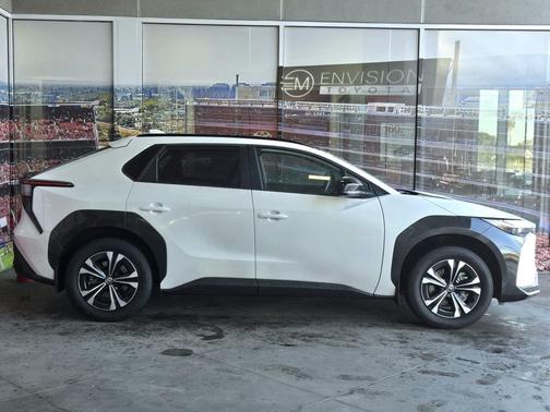 2025 Toyota bZ4X XLE