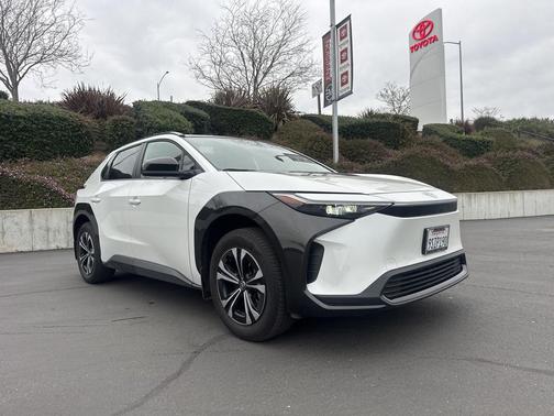 2025 Toyota bZ4X XLE