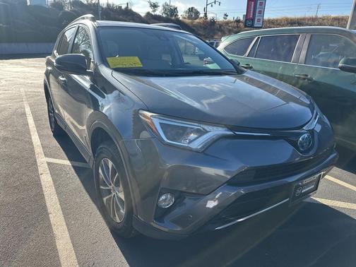 2017 Toyota RAV4 Hybrid XLE