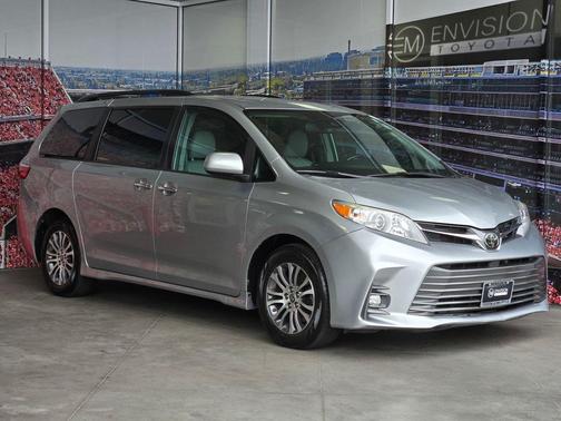 Celestial Silver Metallic 2020 Toyota Sienna XLE