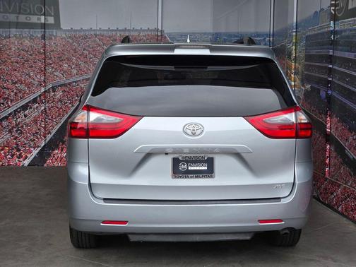 Celestial Silver Metallic 2020 Toyota Sienna XLE