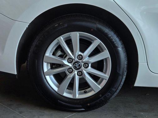 Ice Cap 2025 Toyota Camry LE