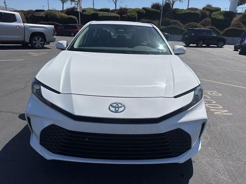 Ice Cap 2025 Toyota Camry LE