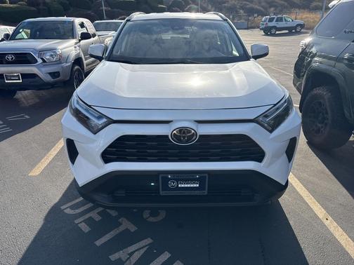 2022 Toyota RAV4 XLE