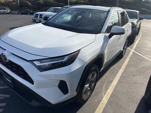 2022 Toyota RAV4 XLE
