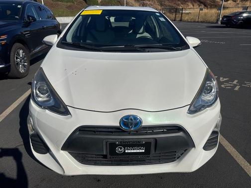 Moonglow 2016 Toyota Prius c One