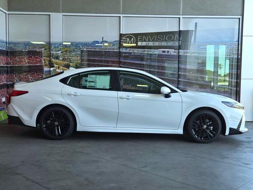 Ice Cap 2026 Toyota Camry SE