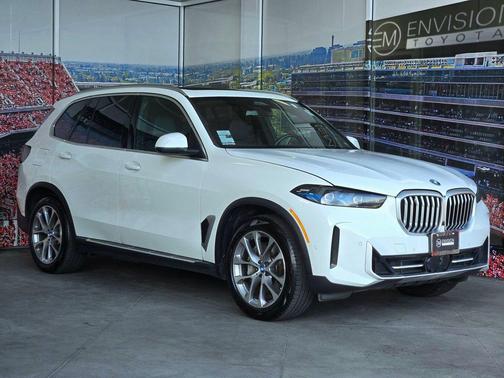 Alpine White 2025 BMW X5 PHEV xDrive50e