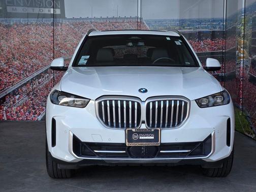 Alpine White 2025 BMW X5 PHEV xDrive50e