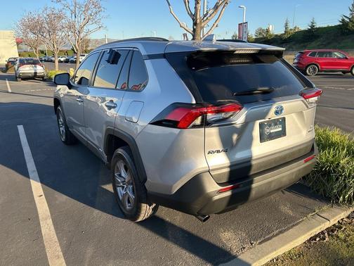 2022 Toyota RAV4 Hybrid LE
